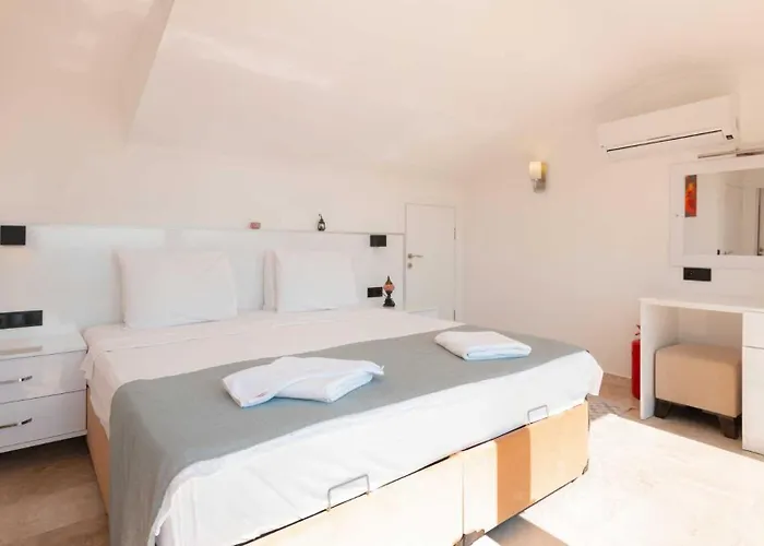 3 Bedroom - 6622 *